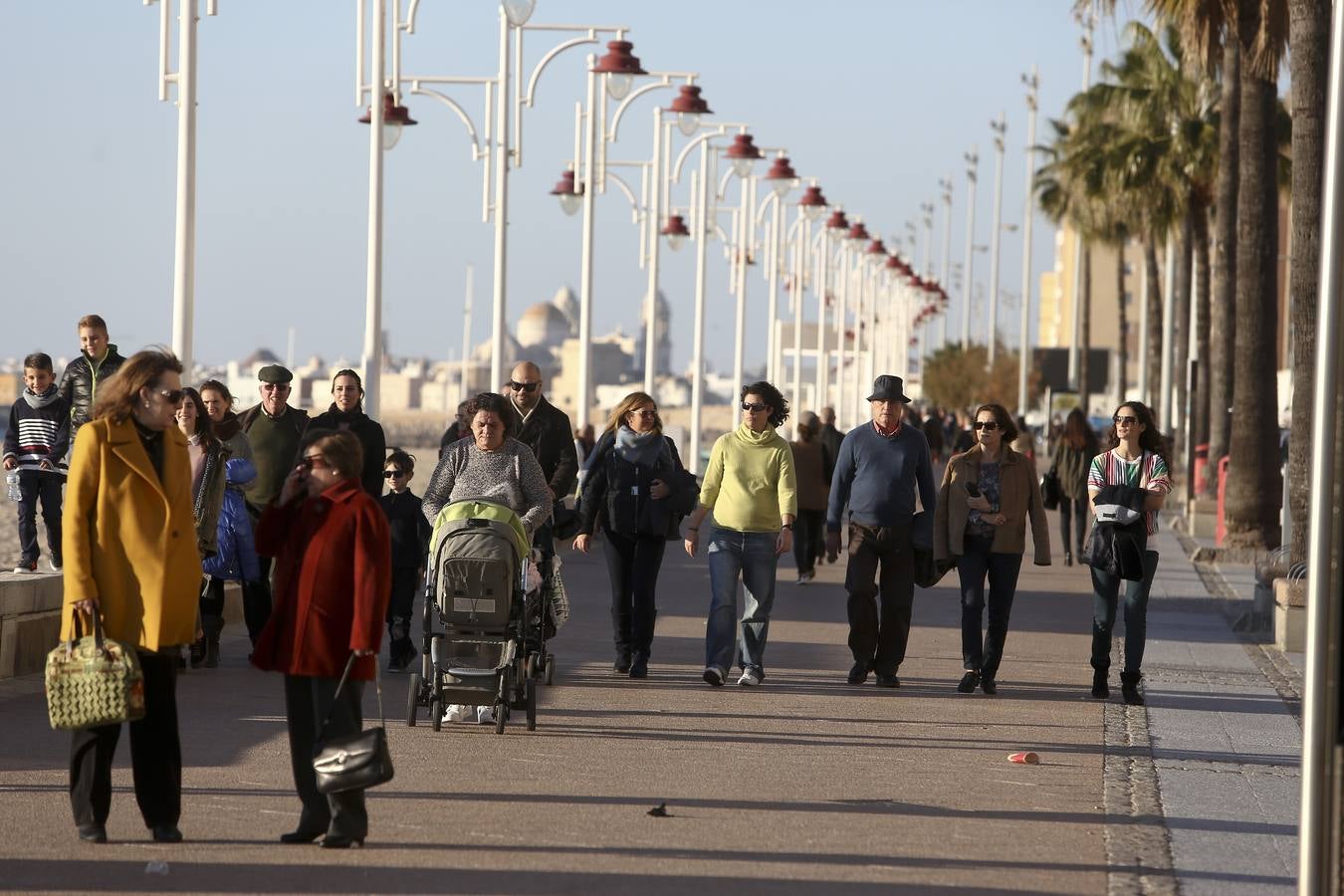 El sol acompaña la Navidad en Cádiz