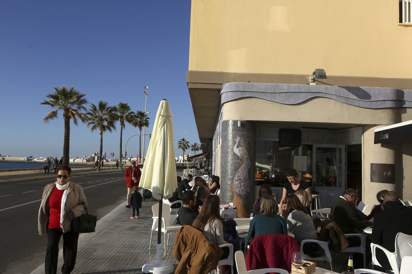 El sol acompaña la Navidad en Cádiz