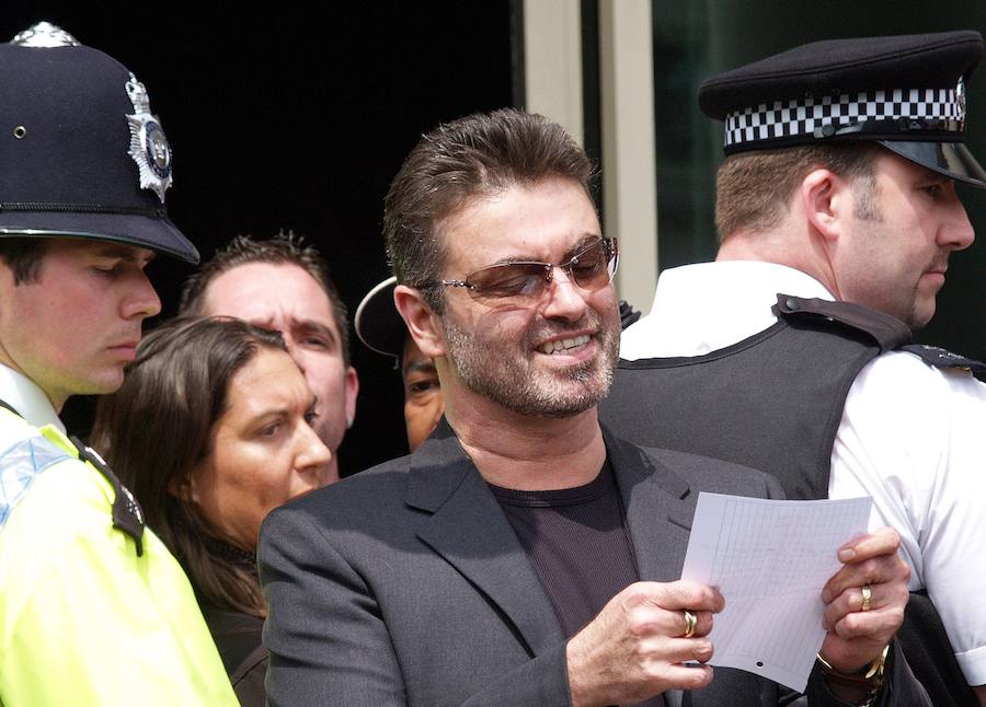 En 2006, un juzgado londinense llegó a imponerle una pena de cárcel por conducir bajo los efectos de la marihuana. Era el segundo incidente que había tenido aquel año. 