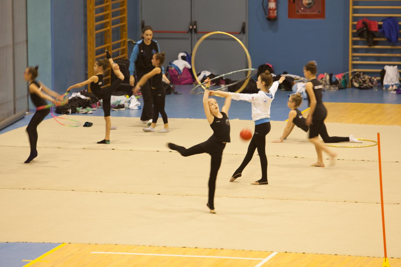 Primer día de actividad real en el polideportivo de Fidiana, en imágenes