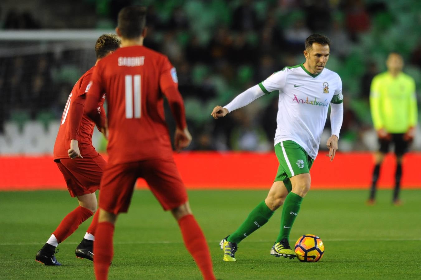 El partido ha servido para despedir de los terrenos de juego al mítico campeón del mundo sevillano, Carlos Marchena