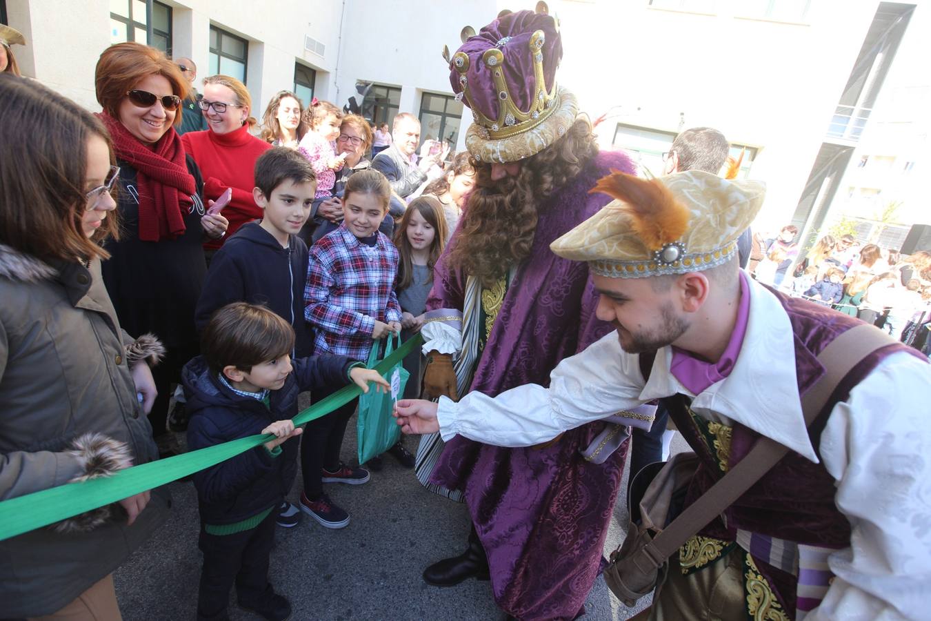 Los Reyes visitan la Comandancia de la Guardia Civil