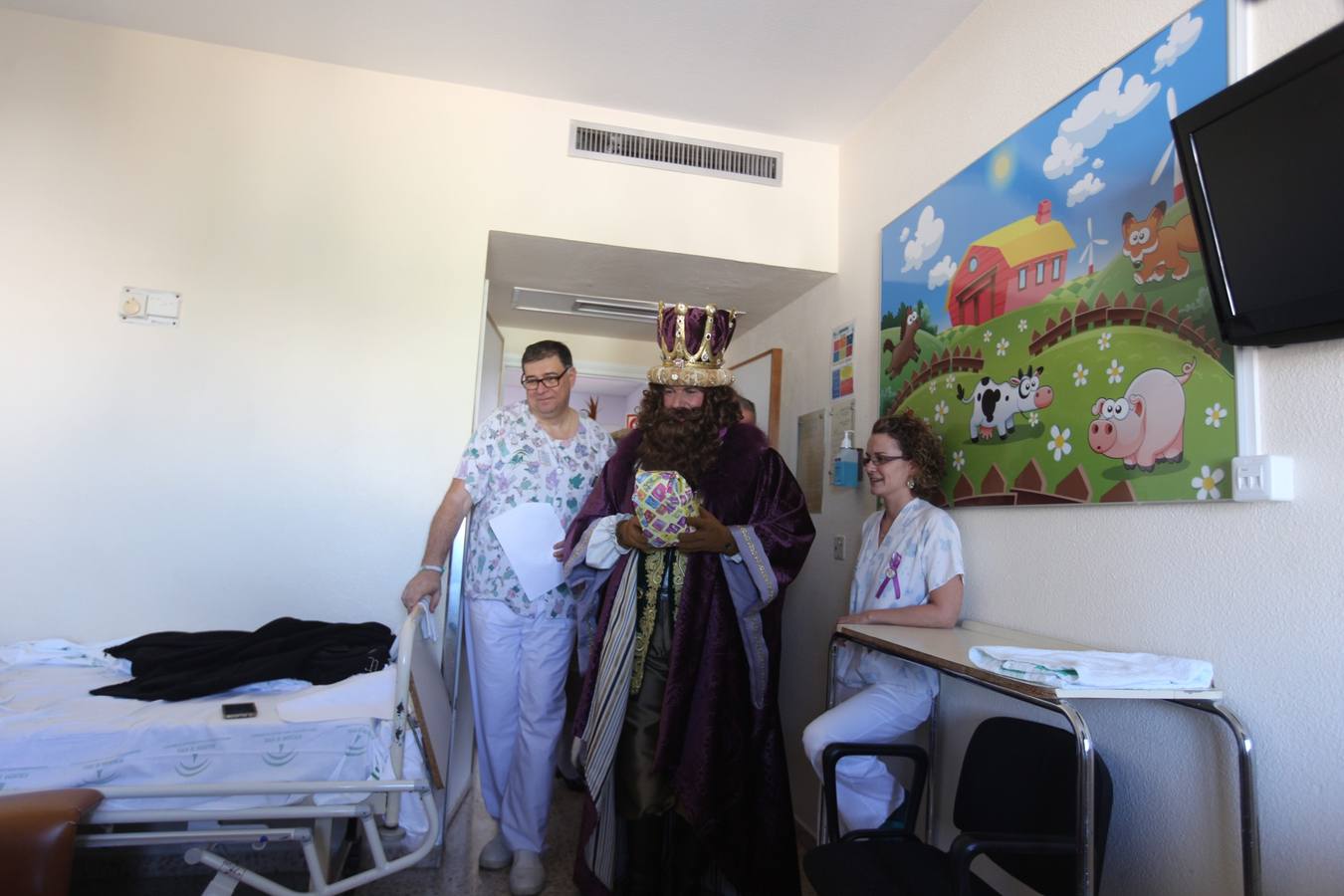 Visita de los Reyes Magos al Hospital Puerta del Mar