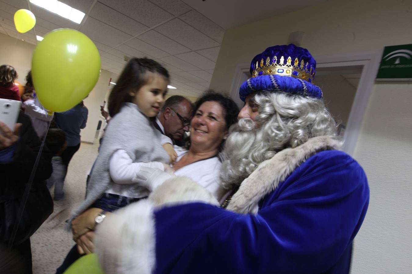 Visita de los Reyes Magos al Hospital Puerta del Mar