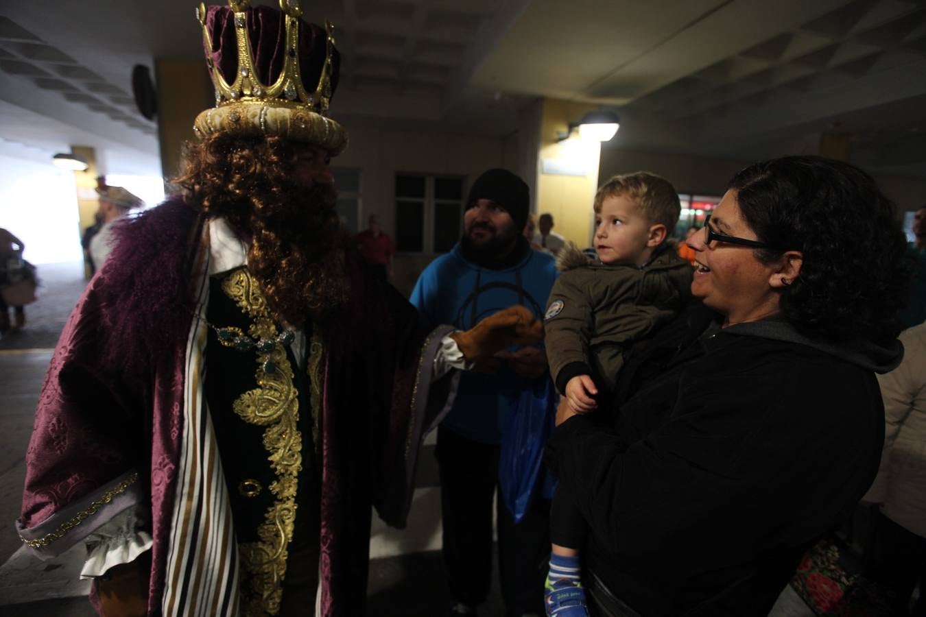 Visita de los Reyes Magos al Hospital Puerta del Mar