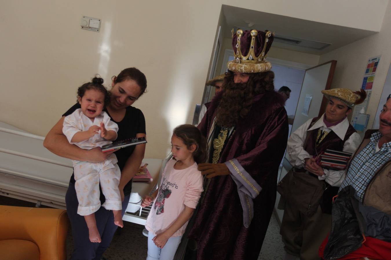 Visita de los Reyes Magos al Hospital Puerta del Mar