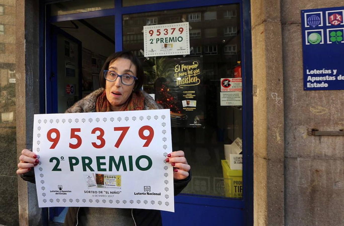 A Avilés también se ha ido una parte del repartido segundo premio. 