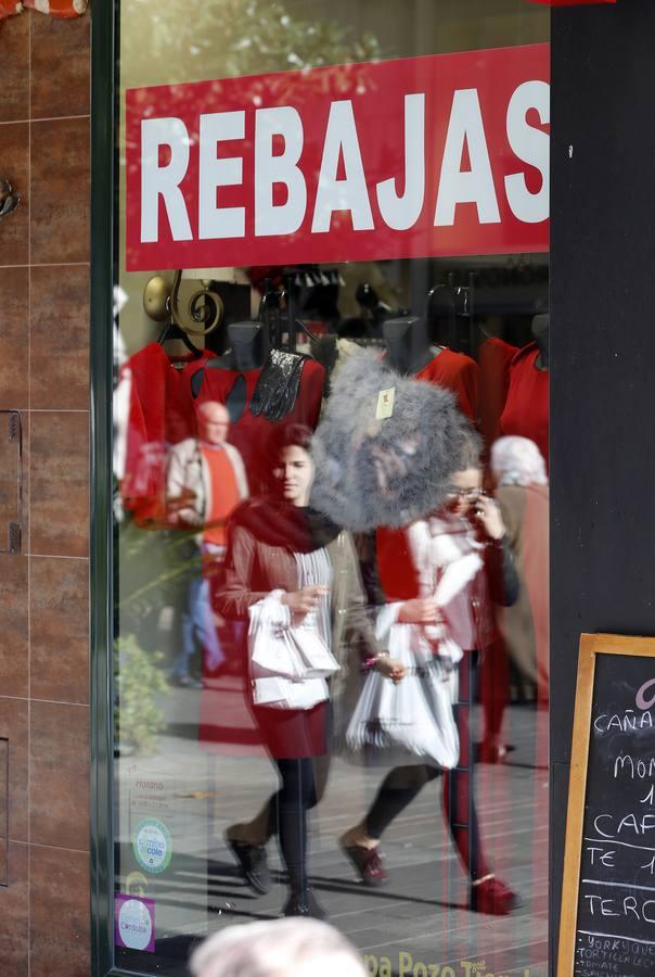 Las mejores imágenes de la fiebre de las rebajas que no cesa