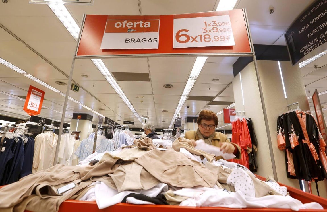 Las mejores imágenes de la fiebre de las rebajas que no cesa