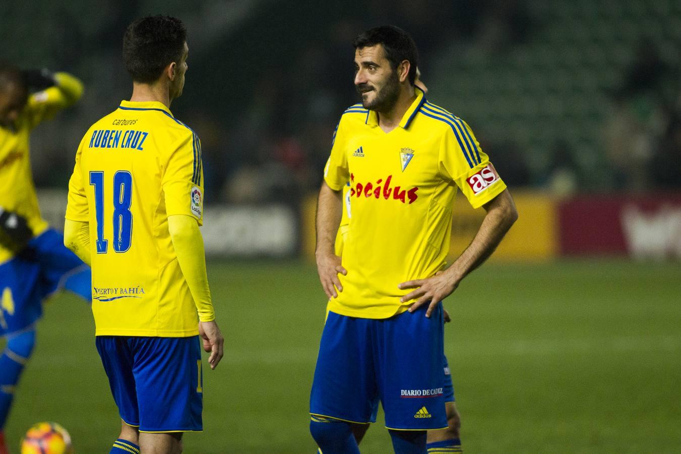 El Cádiz C.F. gana en Elche (2-3)