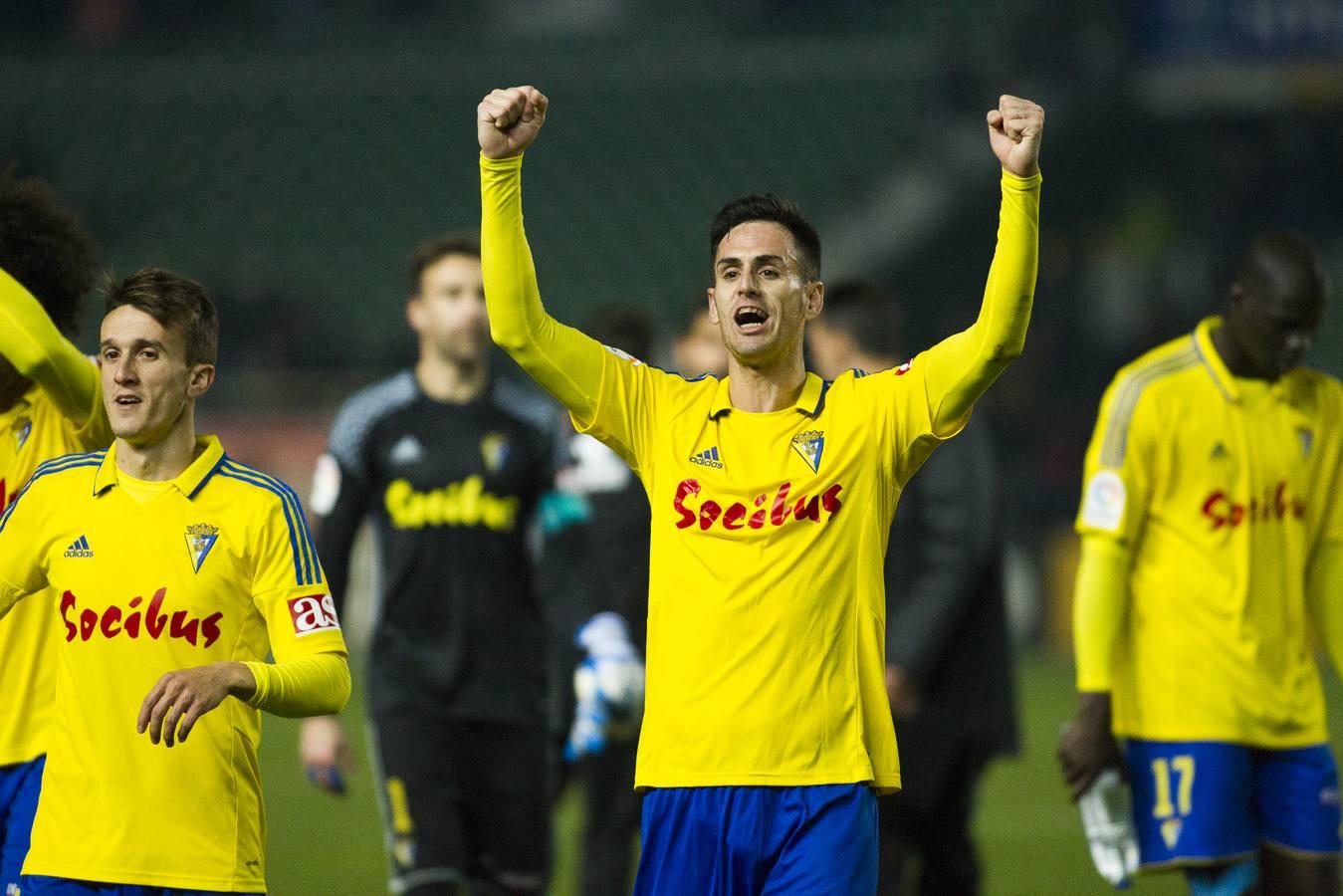 El Cádiz C.F. gana en Elche (2-3)