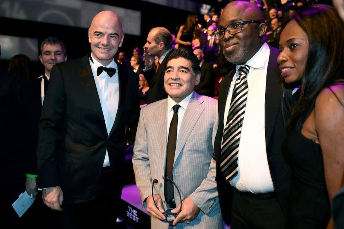 Maradona con Infantino. 