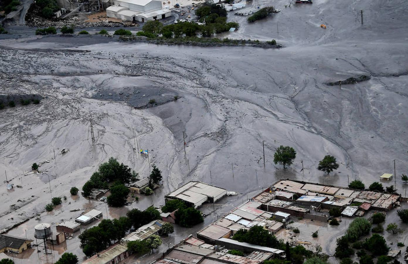 Un descomunal alud de tierra obliga a suspender la novena etapa del Dakar