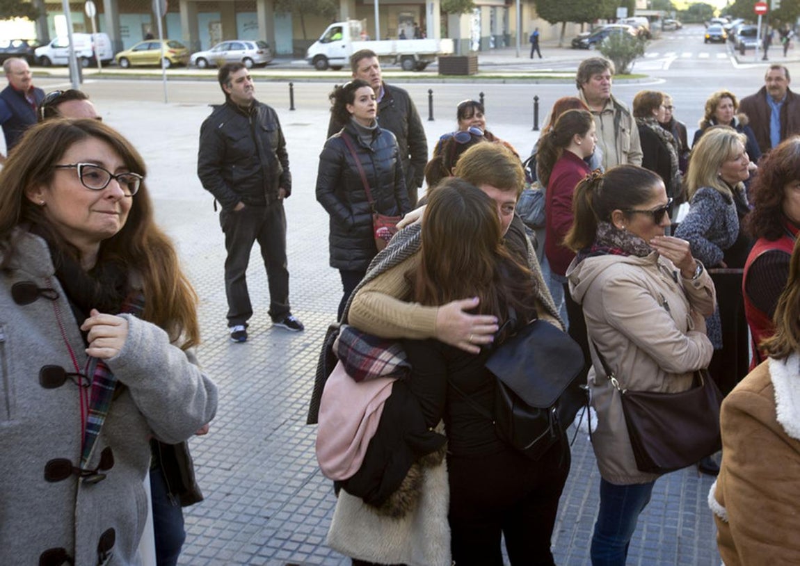 El frustrado viaje escolar de la Escuela de Arte en imágenes