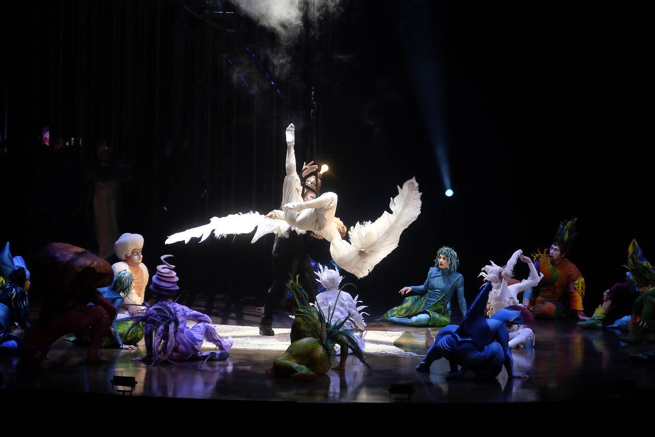 El espectáculo «Varekai» del Circo del Sol, en imágenes