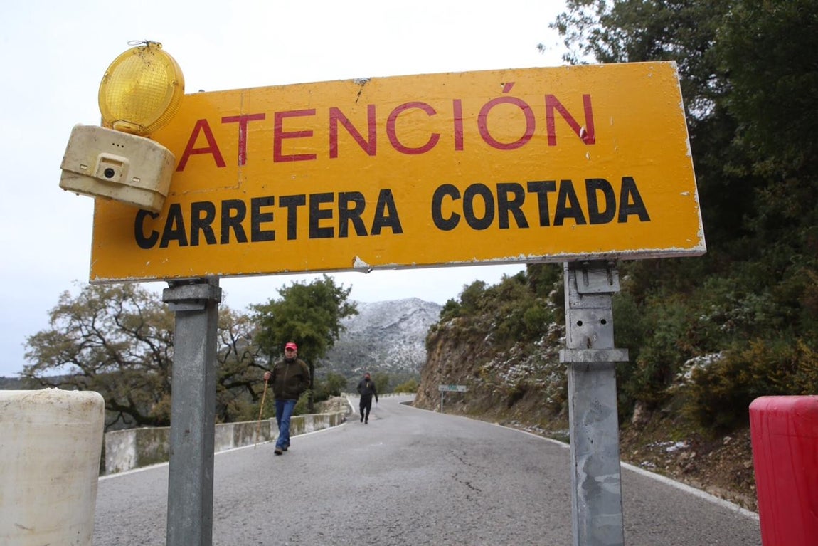 La nieve cubre de un manto blanco la Sierra de Cádiz