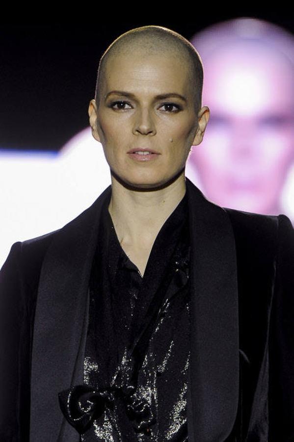 Bimba se emocionaba de verdad cuando le nombraban a su amigo David Delfín que lucha contra unos tumores cerebrales. «No quiero hablar de él porque me pongo a llorar. Le admiro mucho porque su lucha es más dura pero todos vamos encontrando el lugar donde estamos mejor. Seguimos hablando mucho y yo siempre le doy el coñazo con el último descubrimiento que he encontrado», comentaba. 