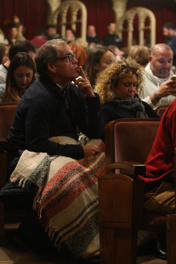 Búscate en el Falla. Fotos de ambiente cuarta sesión de preliminares COAC 2017