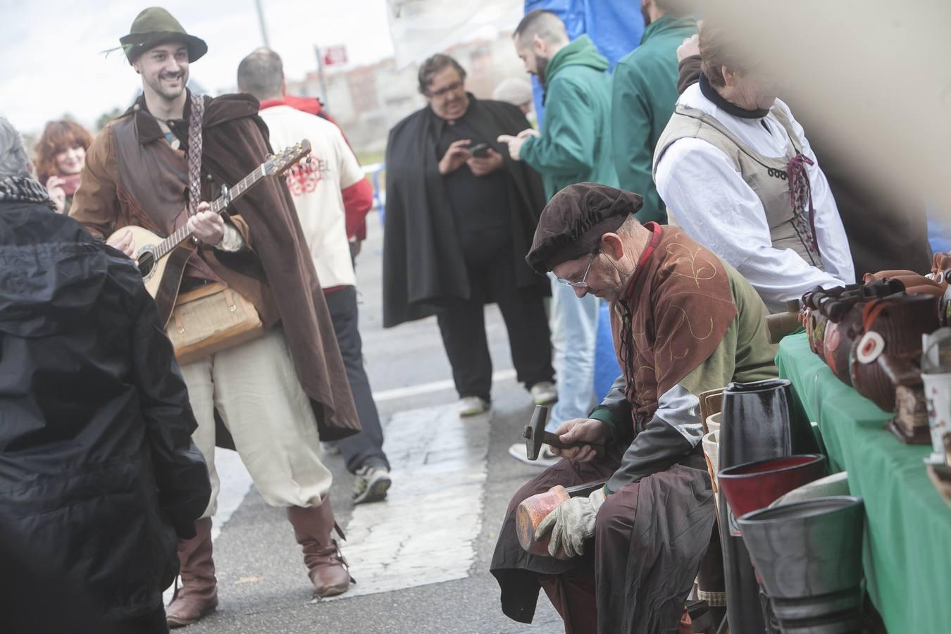 La primera jornada del mercado medieval, en imágenes