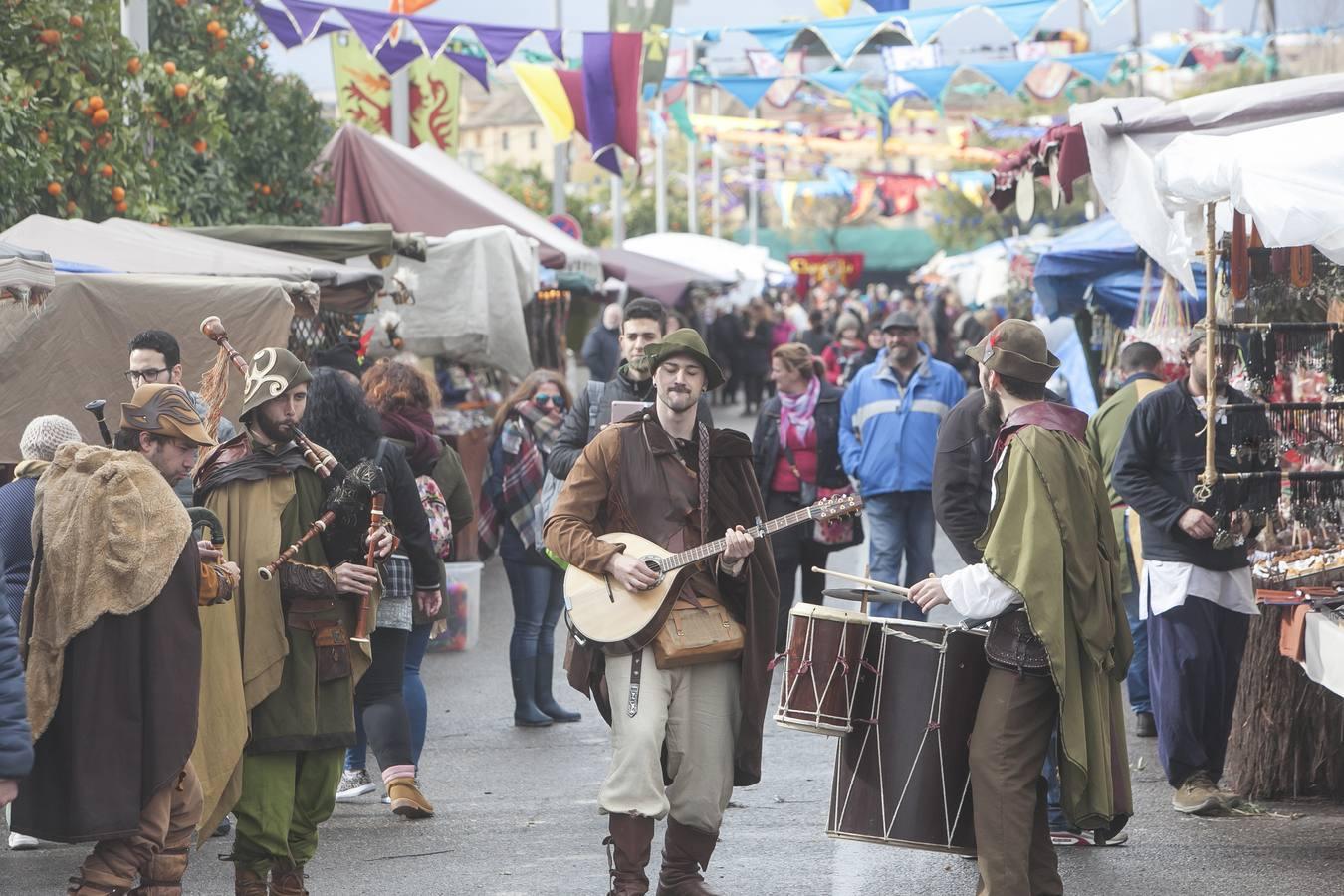 La primera jornada del mercado medieval, en imágenes