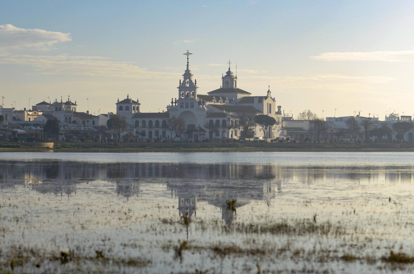 Triana da ejemplo de devoción rociera