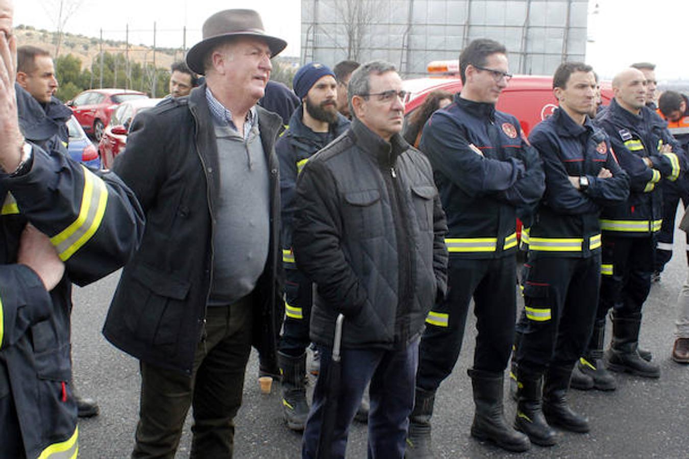 En imágenes: homenaje a Pablo Carrasco, el bombero que falleció en el incendio del hospital de Toledo en 1987