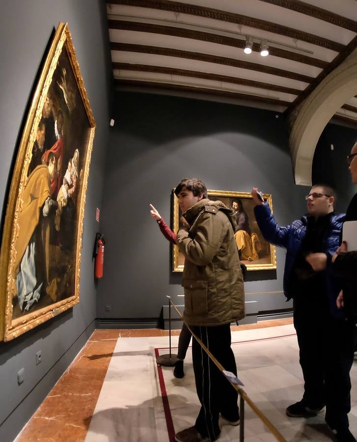 Jovenes autistas disfrutan de Murillo y Velázquez en la exposición de Focus