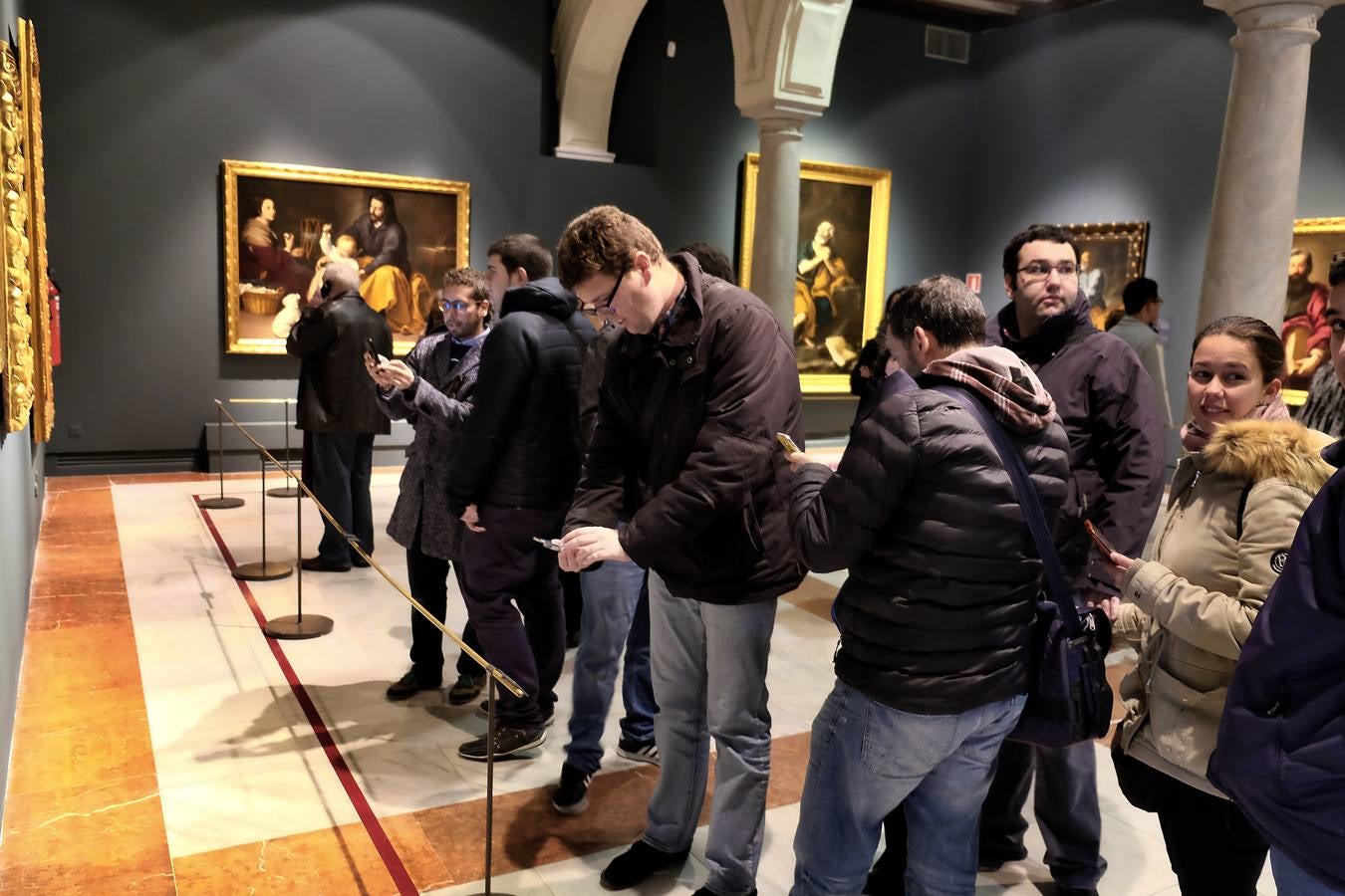 Jovenes autistas disfrutan de Murillo y Velázquez en la exposición de Focus