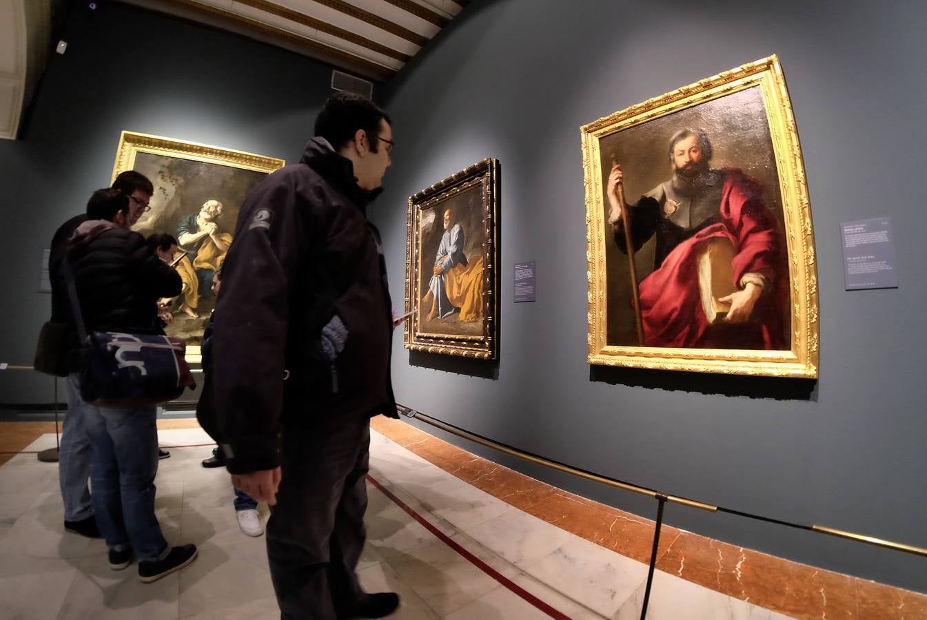 Jovenes autistas disfrutan de Murillo y Velázquez en la exposición de Focus