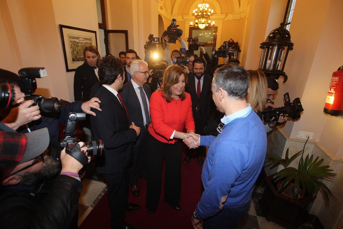 Fotos: Incidentes en Cádiz al inicio de la visita