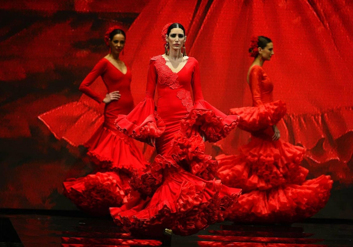Primeros desfiles del salón de moda flamenca, SIMOF 2017