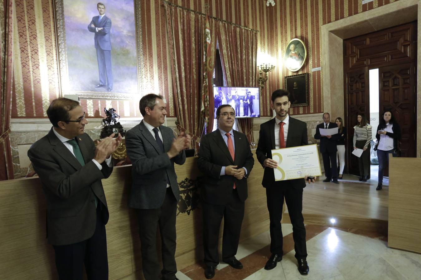 Homenaje a los universitarios con las mejores notas de Sevilla