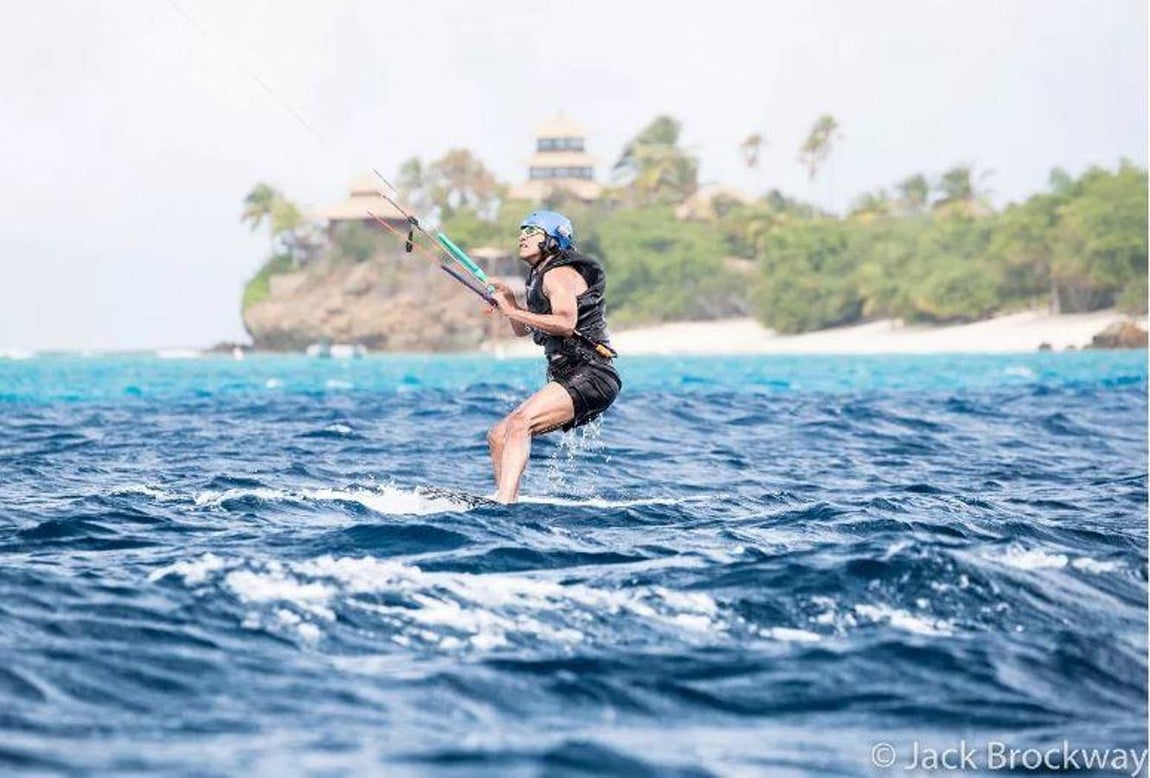 «Fue un gran honor invitar al presidente Barack y Michelle Obama a las Islas Vírgenes Británicas para un descanso después de que Barack terminase su segundo mandato como presidente y la familia dejase la Casa Blanca», comenzaba en reportaje en el que Branson contaba algunas de las anécdotas vividas esos días.. 
