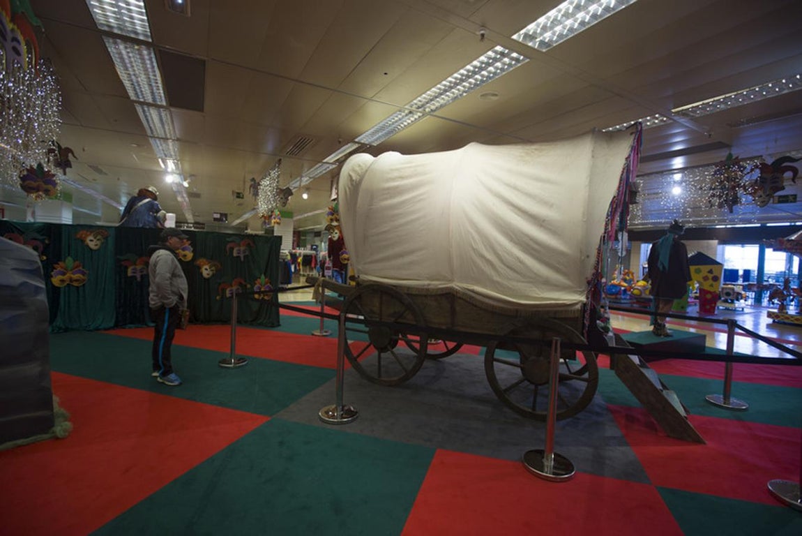 Exposición sobre Carnaval en el Corte Inglés Bahía de Cádiz