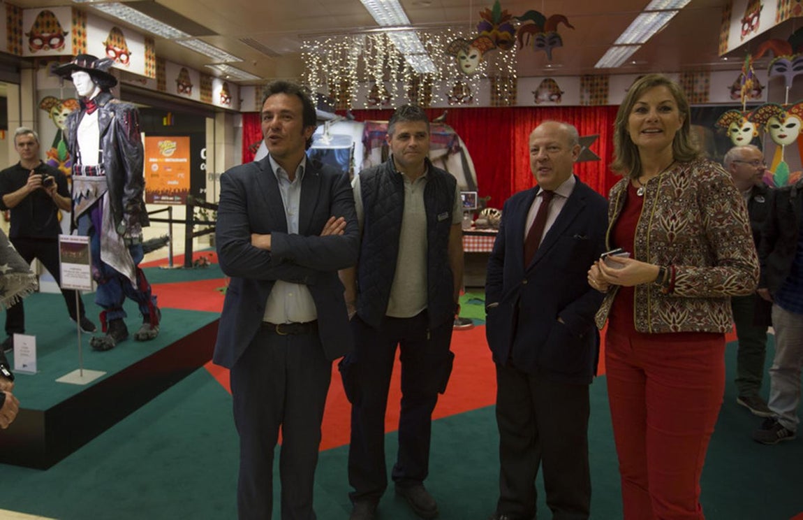 Exposición sobre Carnaval en el Corte Inglés Bahía de Cádiz