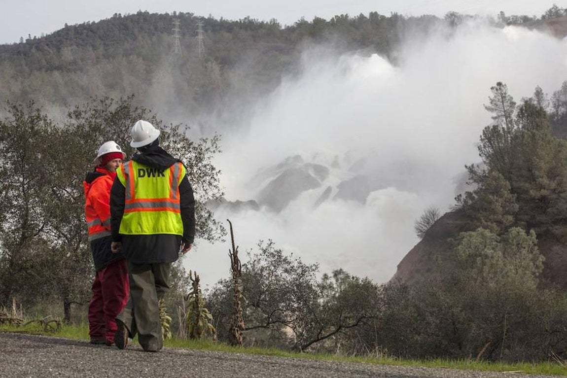 En imágenes: la presa de más alta de EE.UU., en riesgo de desbordamiento