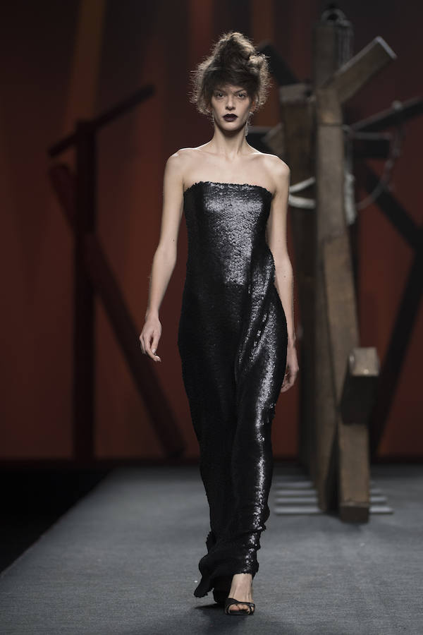 La figura femenina para Ulises Mérida