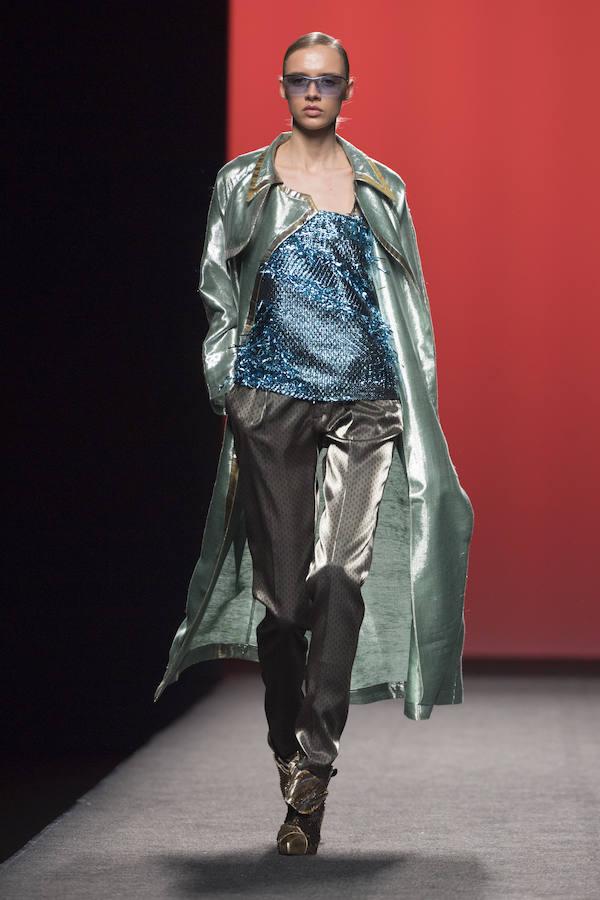 Custo muestra su lado más colorido