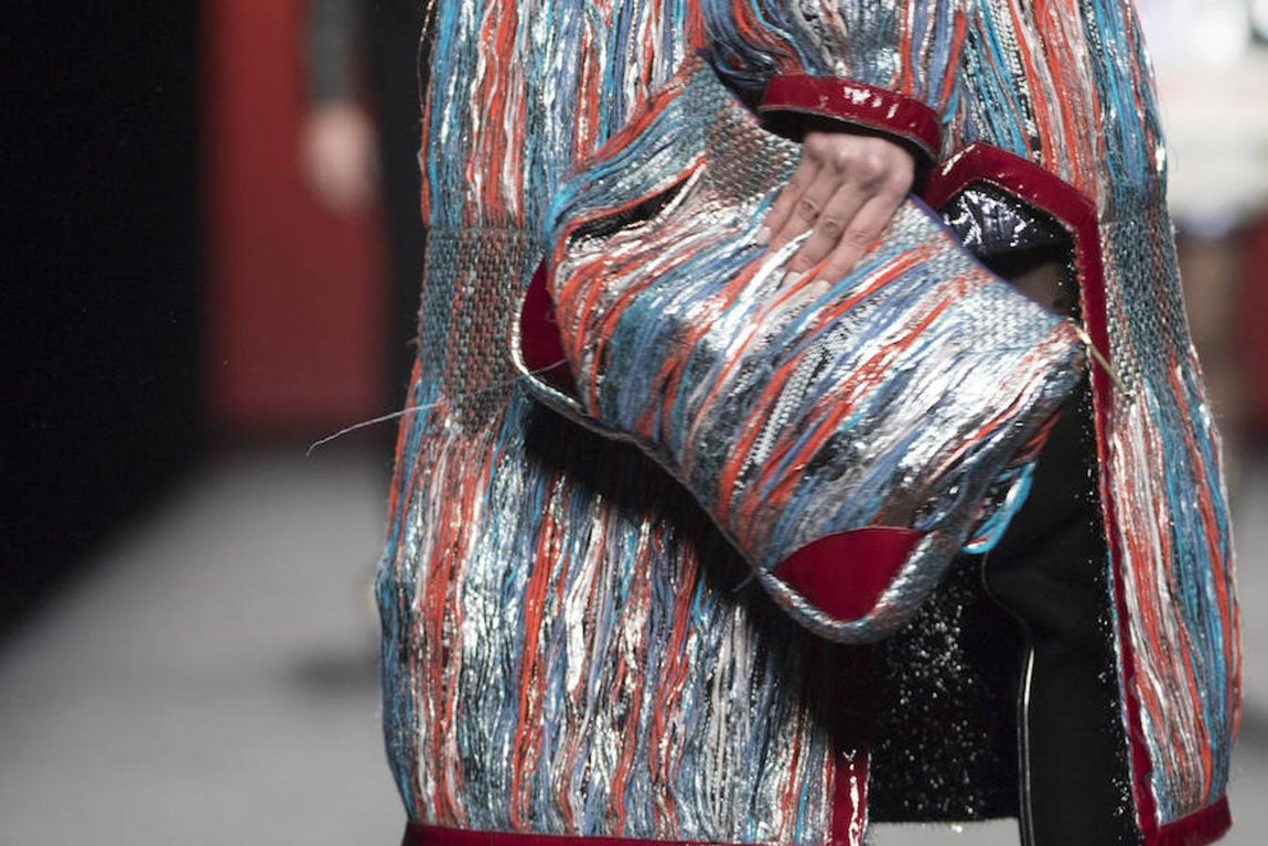 Custo muestra su lado más colorido