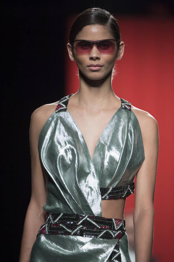 Custo muestra su lado más colorido