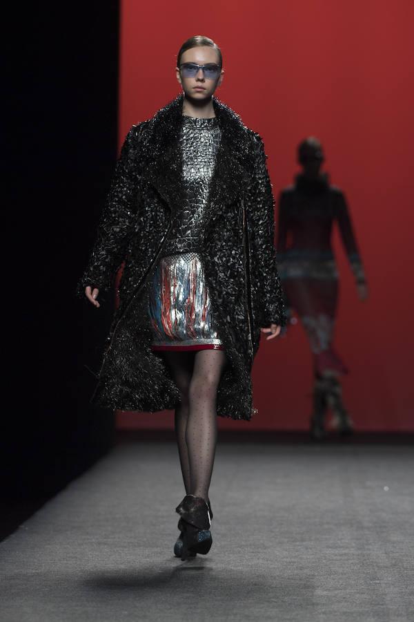 Custo muestra su lado más colorido