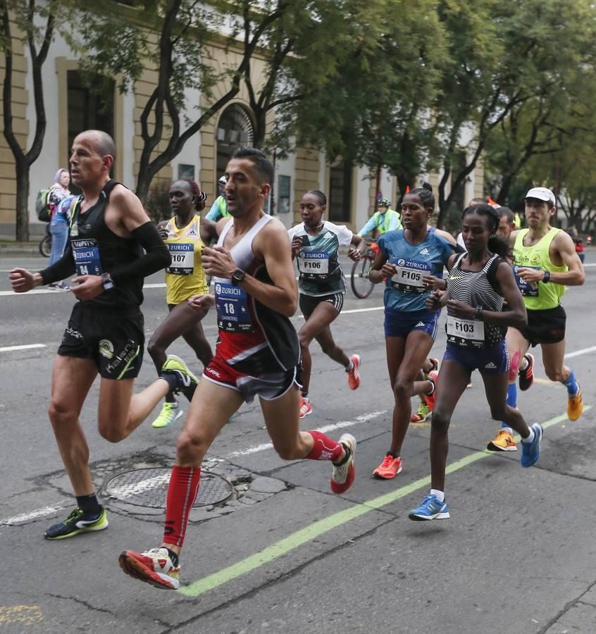 Las mejores imágenes del Zurich Maratón de Sevilla 2017