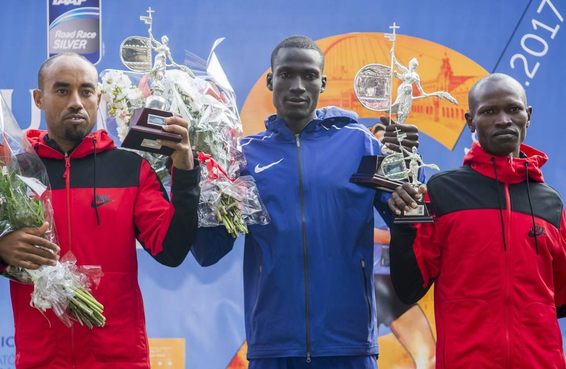 Las mejores imágenes del Zurich Maratón de Sevilla 2017