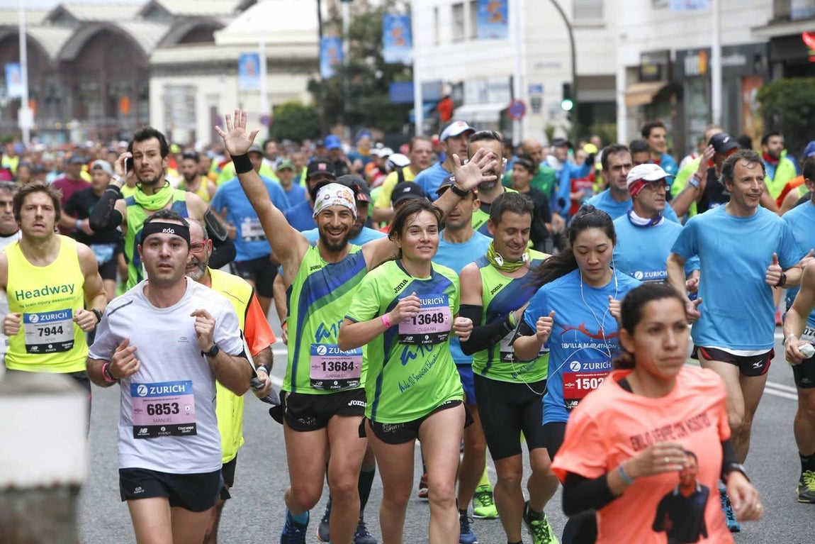 Las mejores imágenes del Zurich Maratón de Sevilla 2017