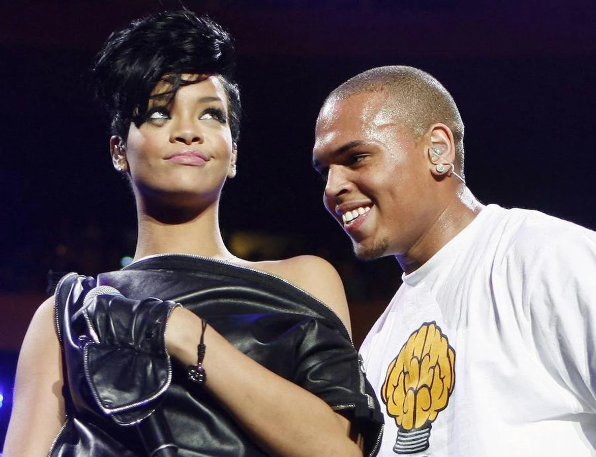 En 2007 inició su relación con el cantante, Chris Brown. 