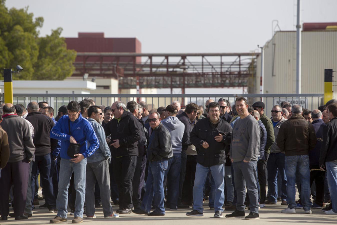 Los extrabajadores se concentran en las puertas de Delphi en el décimo aniversario del cierre