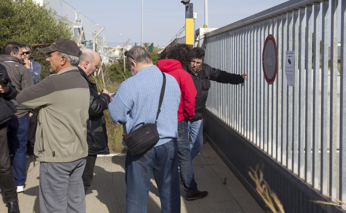 Los extrabajadores se concentran en las puertas de Delphi en el décimo aniversario del cierre