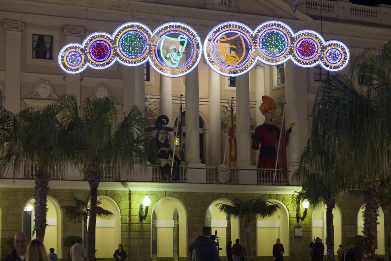 Fotos: Así es la iluminación de Carnaval de Cádiz 2017