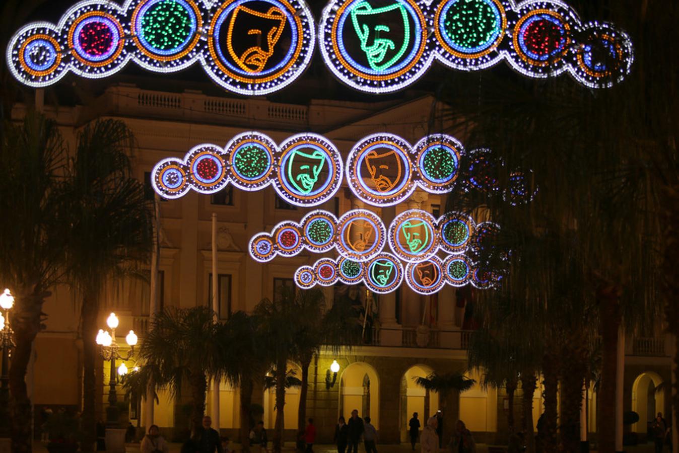 Fotos: Así es la iluminación de Carnaval de Cádiz 2017