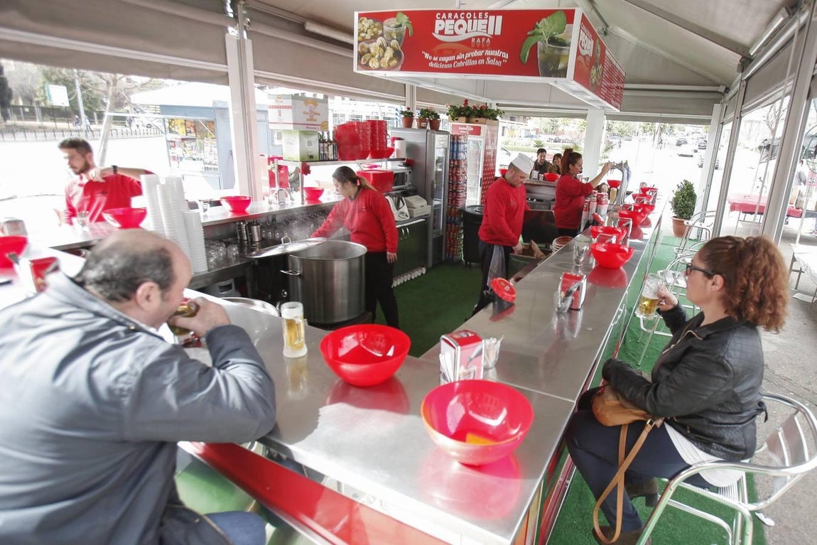 El arranque de los puestos de caracoles, en imágenes